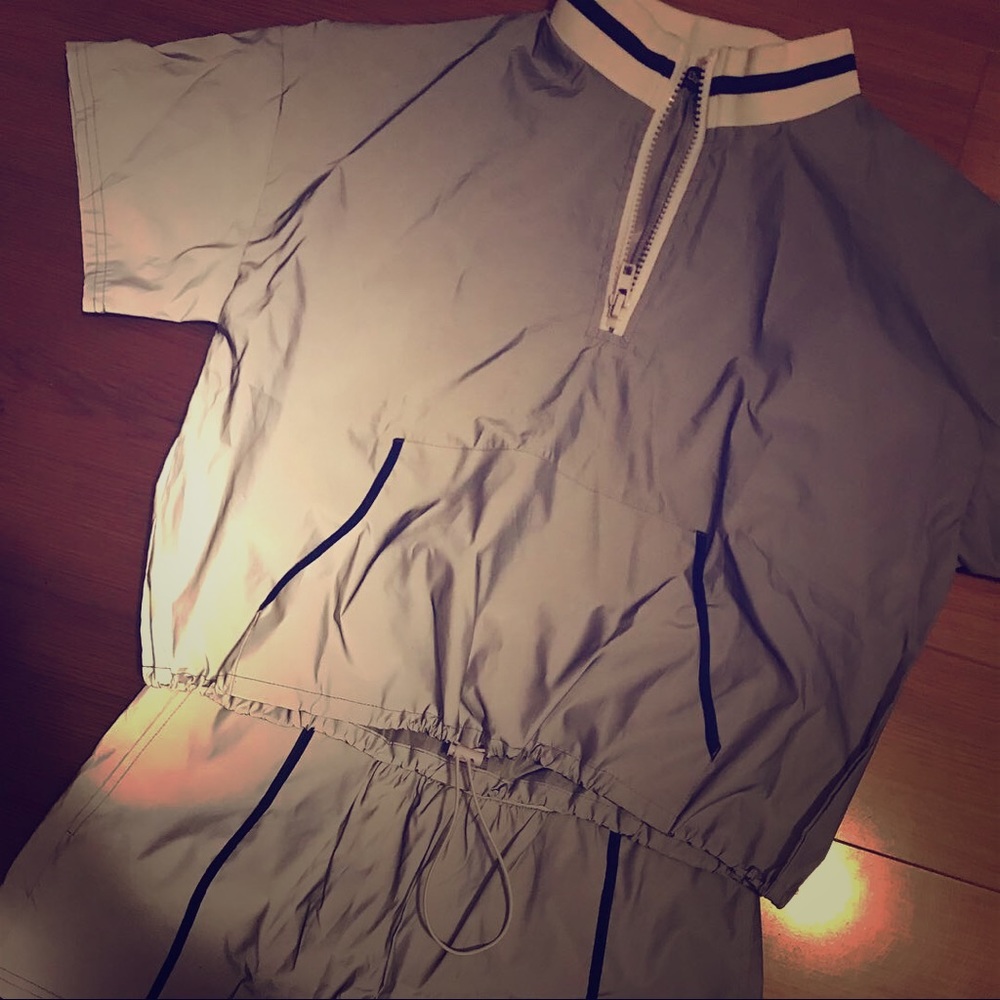 2 piece windbreaker set .